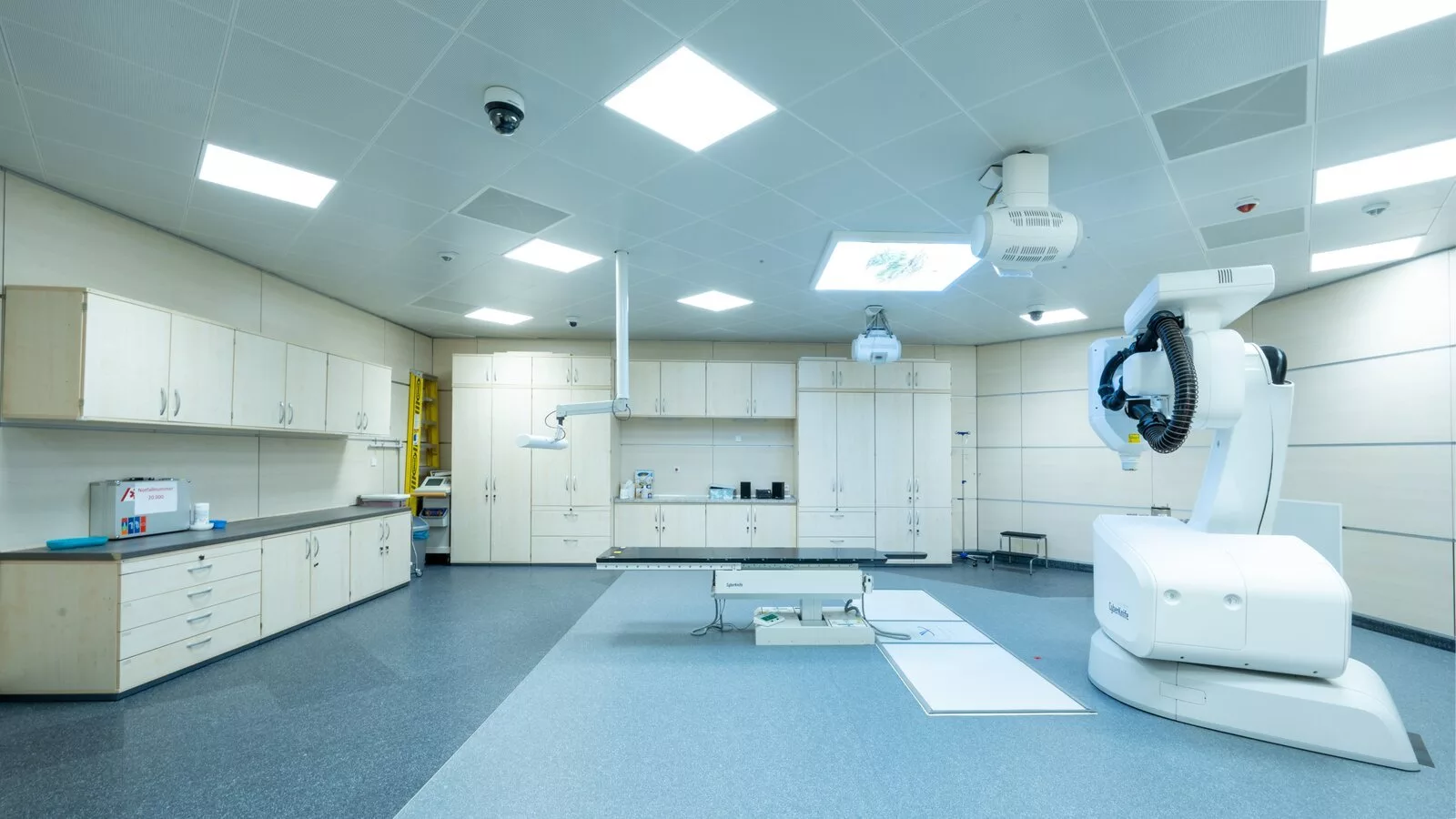 Cyberknife Bestrahlungsgerät im Untersuchungsraum